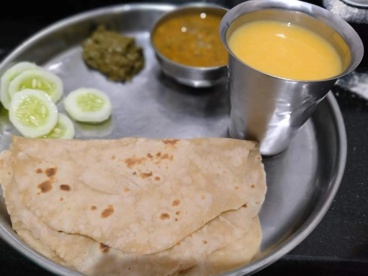 भारतीय नाश्ते की संतुलित थाली